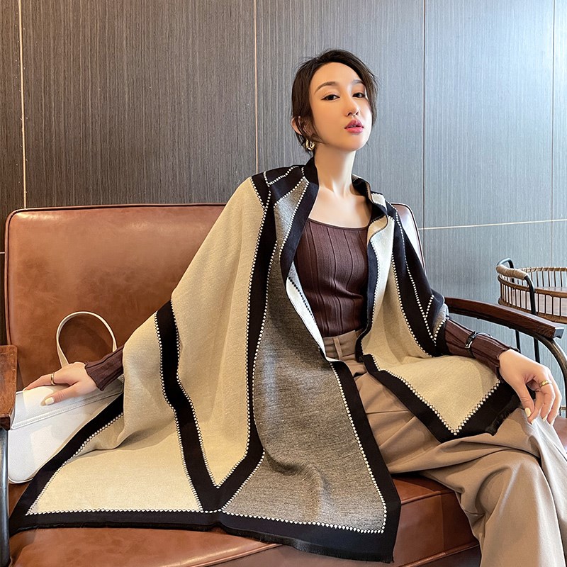 披肩围巾女春季外搭2026新款办公室围巾毯子两用护肩颈保暖高级感