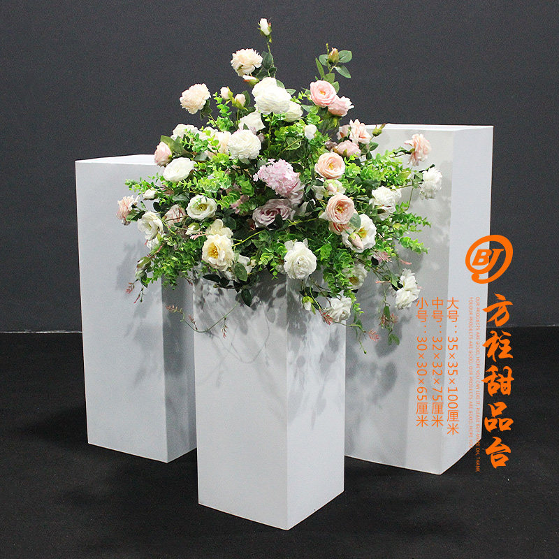 新款婚庆道具铁艺圆柱甜品台婚礼布置甜品桌迎宾区点心架橱窗装饰
