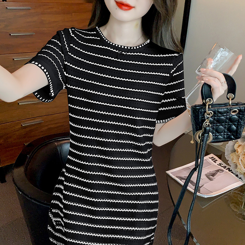 哺乳连衣裙夏季2023新款减龄显瘦条纹冰丝喂奶衣服夏天短袖辣妈款