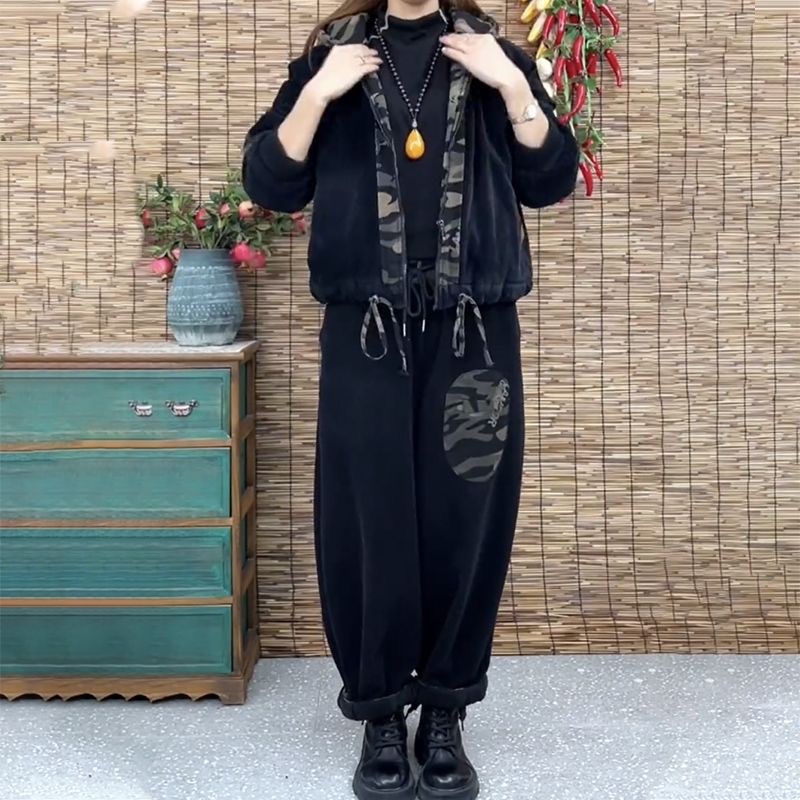中老年加棉加厚雪尼尔套装女秋冬妈妈装宽松显瘦休闲连帽两件套潮