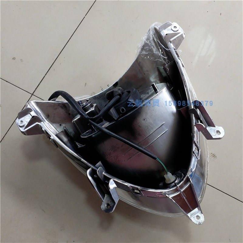 适用济南轻骑踏板机车配件QM125T-6C 逸彩前面板客厅灯塑胶外壳