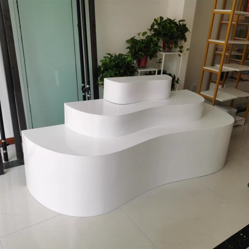 服装店中岛展示台陈列柜云朵异形流水台橱窗花店鞋包饰品造型展台