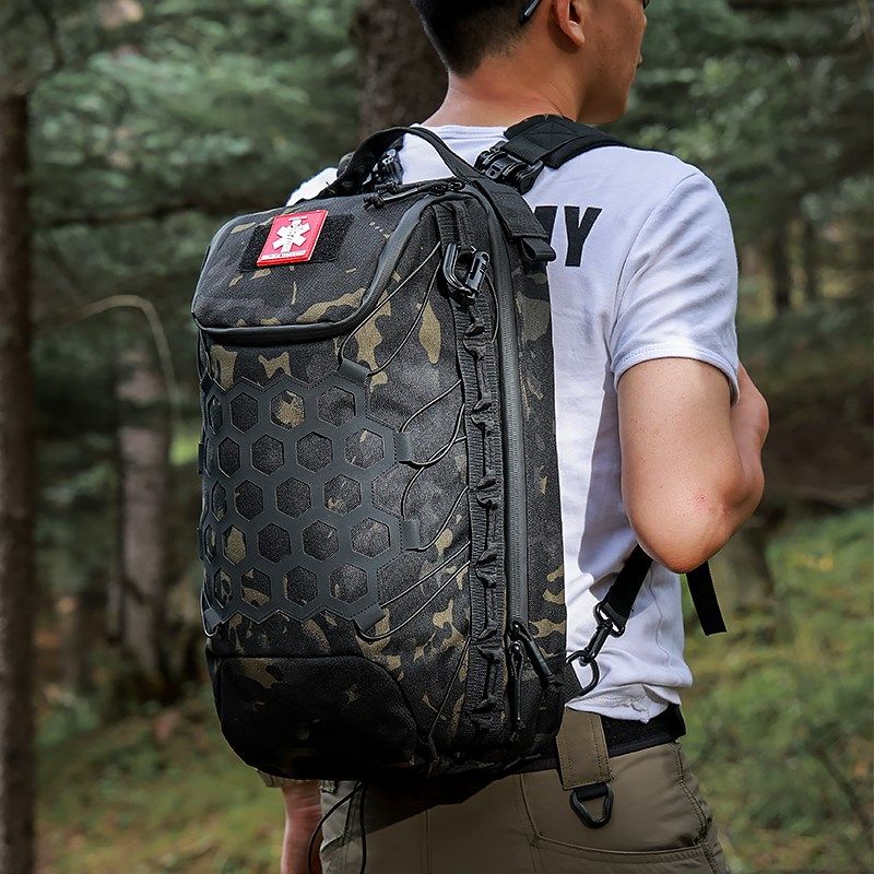 战术双肩包户外徒步野营通勤快捷装备休闲机能外挂多功能背包新款