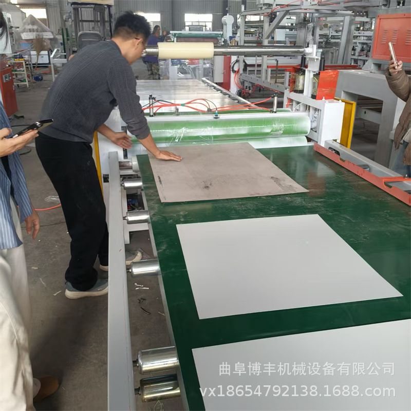 定制全自动衣柜门板不锈钢板贴膜机 铝板起保护表面的PE膜覆膜机图片