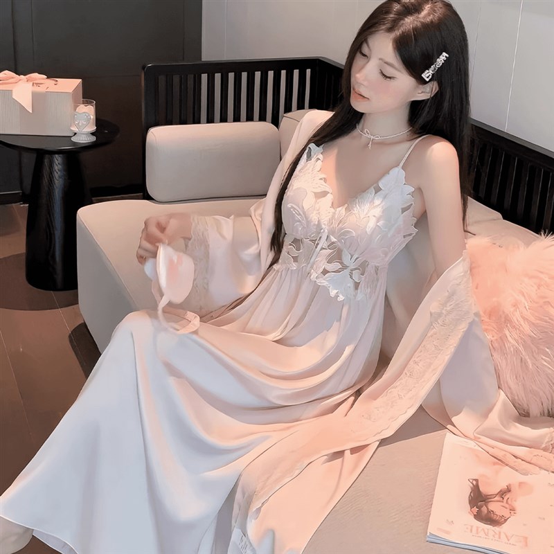 宫廷风吊带睡裙冰丝睡衣女款2026新款夏季带胸垫蕾丝睡袍家居服春