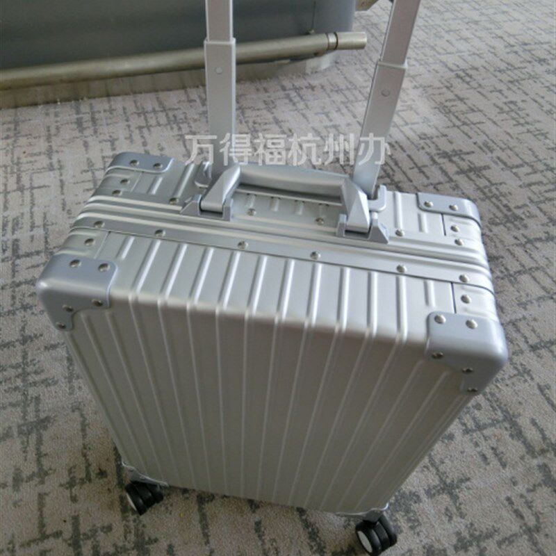 【特价】万得福复古时尚铝镁合金拉杆旅行箱全金属万向轮行李箱