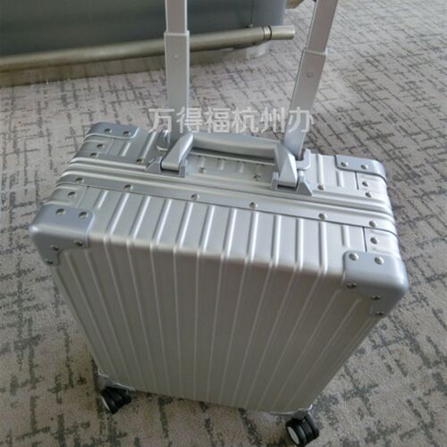 【特价】万得福复古时尚铝镁合金拉杆旅行箱全金属万向轮行李箱