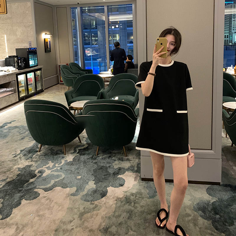 孕妇冰丝连衣裙夏天短袖矮小个子针织法式复古赫本风打底小黑裙薄