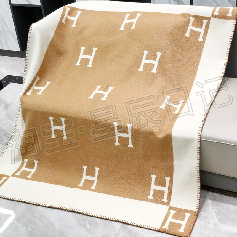 北欧ins风沙发毛毯H字母羊毛毯子办公室午睡午休空调被子单人盖毯