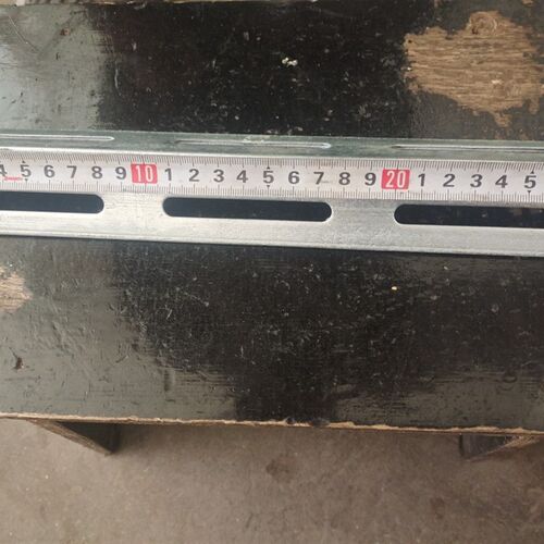 大棚放风机支架滑轮轴承座轴套热镀锌角铁方卡子铁管水泥柱支架