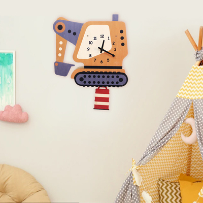 卡通儿童房挂钟木质静音可爱创意个性工具车时钟儿童卧室静音钟摆