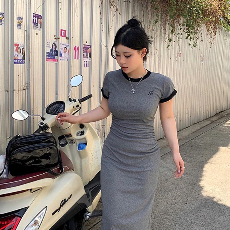灰色短袖t恤连衣裙女夏季新款胖mm修身显瘦褶皱收腰包臀开叉长裙