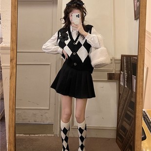 秋季新款高级感盐系御姐套装裙女学院风毛衣马甲衬衫百褶裙两件套