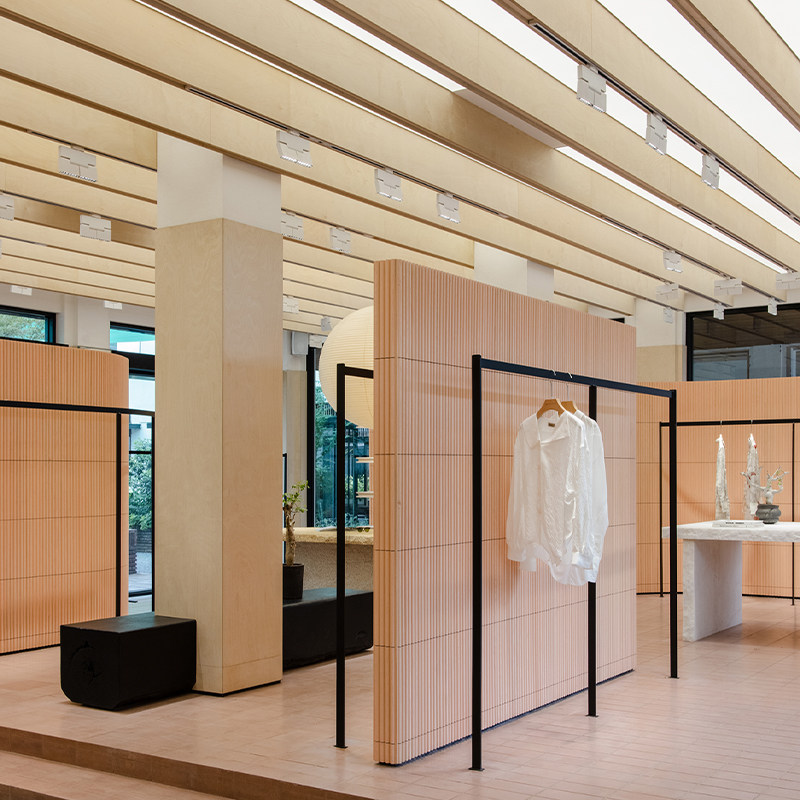 服装店展示架不锈钢落地式黑色侧挂橱窗架子高档买手店货架陈列架