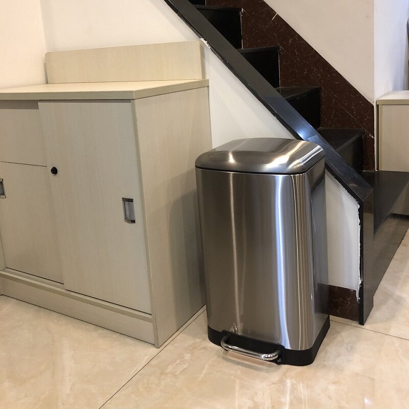 不锈钢脚踩垃圾桶带盖防臭家用厨房专用客厅高档大号圾垃桶方形筒