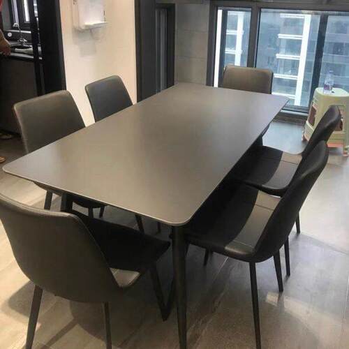 意式极简黑色岩板餐桌家用轻奢现代简约长方形小户型餐桌椅子组合