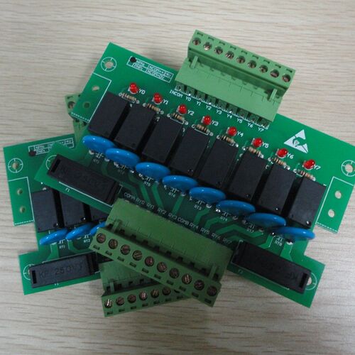 新品包邮 PLC输出用继电器放大板 带二级管散热片压敏电阻NPN/PNP