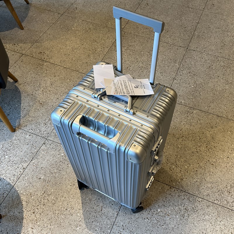 出口质感铝框银色拉杆箱大容量男女行李箱万向轮28寸静音旅行箱包