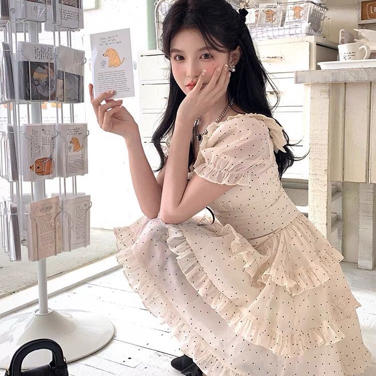 法式甜美温柔风波点蛋糕蓬蓬裙女2025夏季新款收腰显瘦U领连衣裙