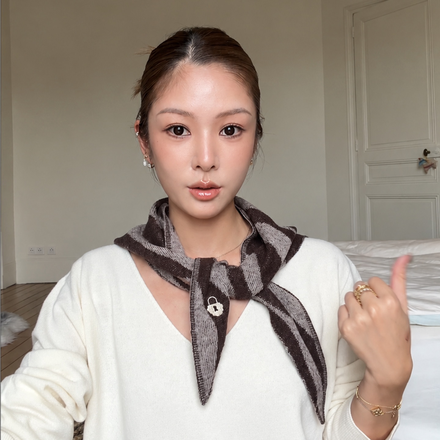yigenanaya同款 MONSECRET经典羊毛三角巾动物纹斑马纹围巾披肩女