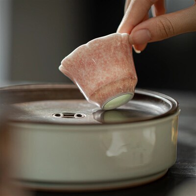 清欢丨凤仙粉墨染手绘凌霄花品茗杯  釉下粉彩陶瓷茶杯高档主人杯