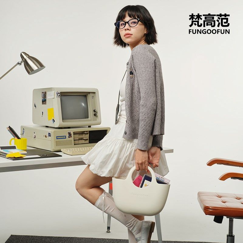 上班手提杂物包2026新款轻便沙滩包防水防污女士游泳洗澡包大容量