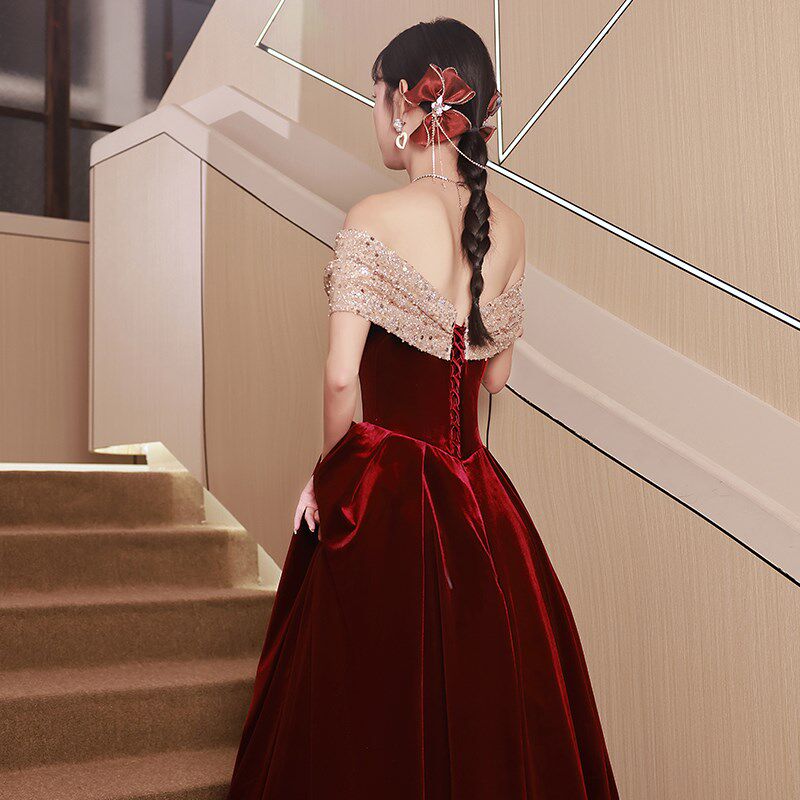 敬酒服新娘2023新款春季夏款酒红色一字肩高端订婚礼服女宴会气质