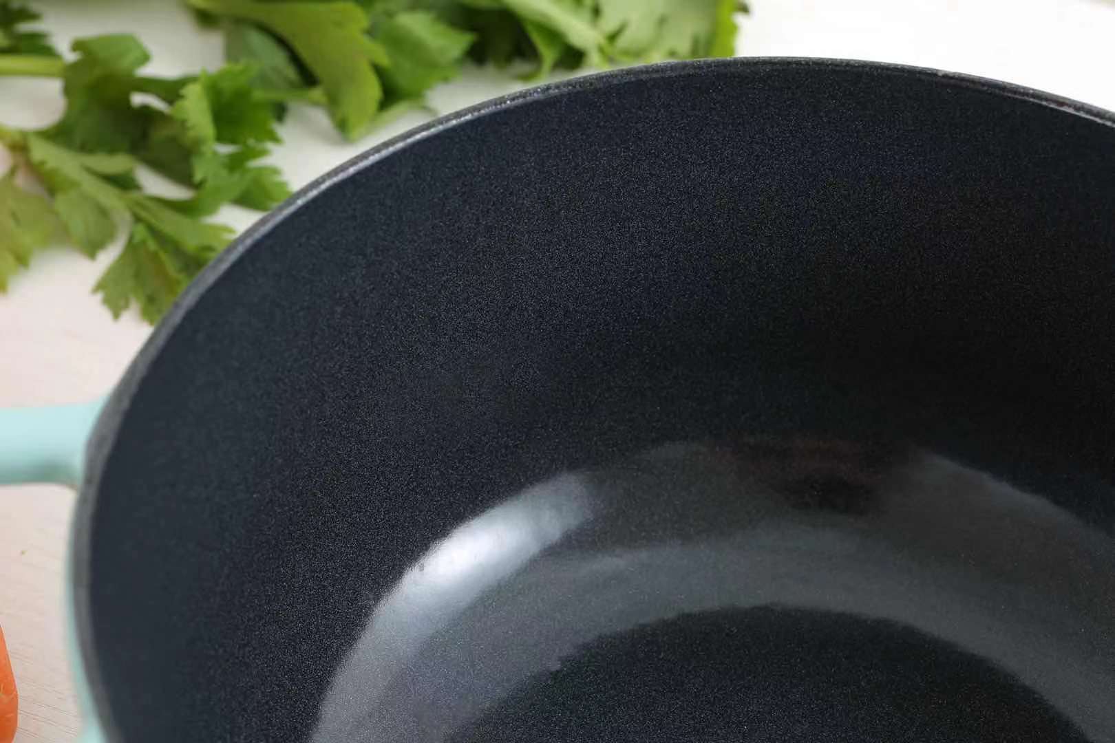 三厦22辛西娅出口铸铁珐琅锅炖锅焖烧锅煲汤锅烤箱电磁炉通用