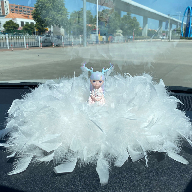 2023新款花仙子鹿公主汽车摆件羽毛车载女神款网红一路平安车摆件