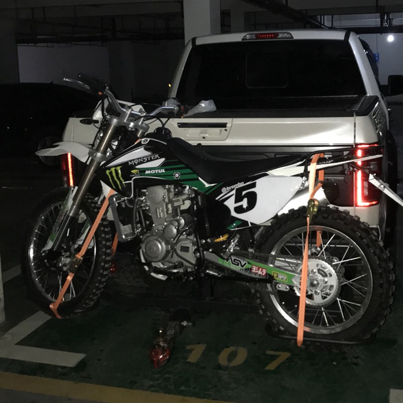 山地摩托车 越野车 轻蜂电动车后背式拖架 摩托车背架拖车拖挂