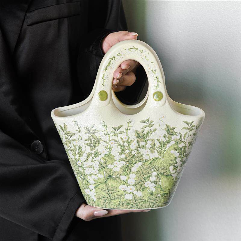 幸福铃兰插花瓶淡雅手提包法式复古风陶瓷装饰品中古玄关鲜花瓶