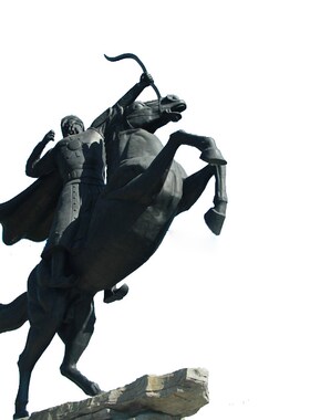 玻璃钢马雕塑铸铜骑马人物骑士古代将军射箭广场公园大型景观摆件