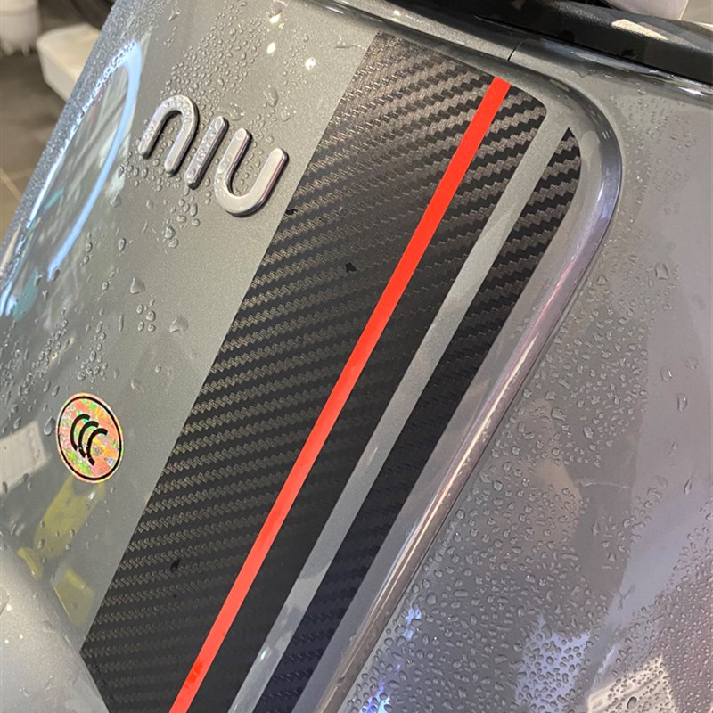 小牛电动车贴 碳纤维条纹红线贴纸拉花m+m1u1nplay车型车遮挡划痕