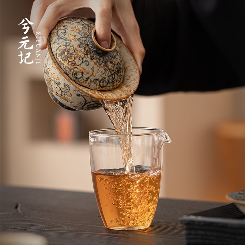 缠枝莲手绘青花火石红三才盖碗茶杯家用复古陶瓷带盖茶碗功夫茶具