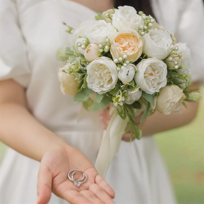 【领证登记】手捧花新婚新娘高级感仿真干燥花结婚纱礼当天拍照毕