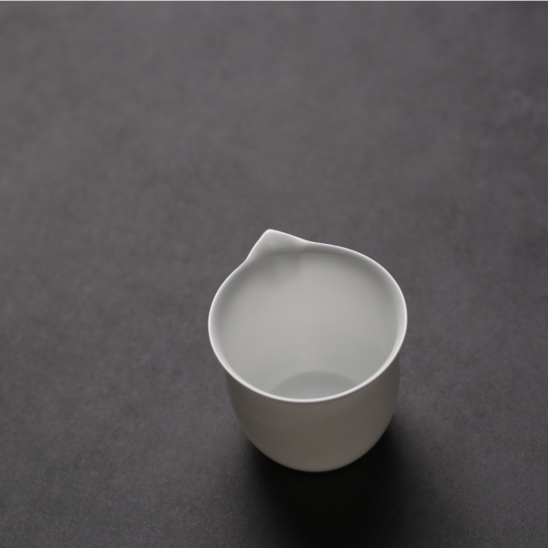 高温薄透骨瓷公道杯陶瓷分茶器公壶小容量釉下手捏尖嘴出水断水好