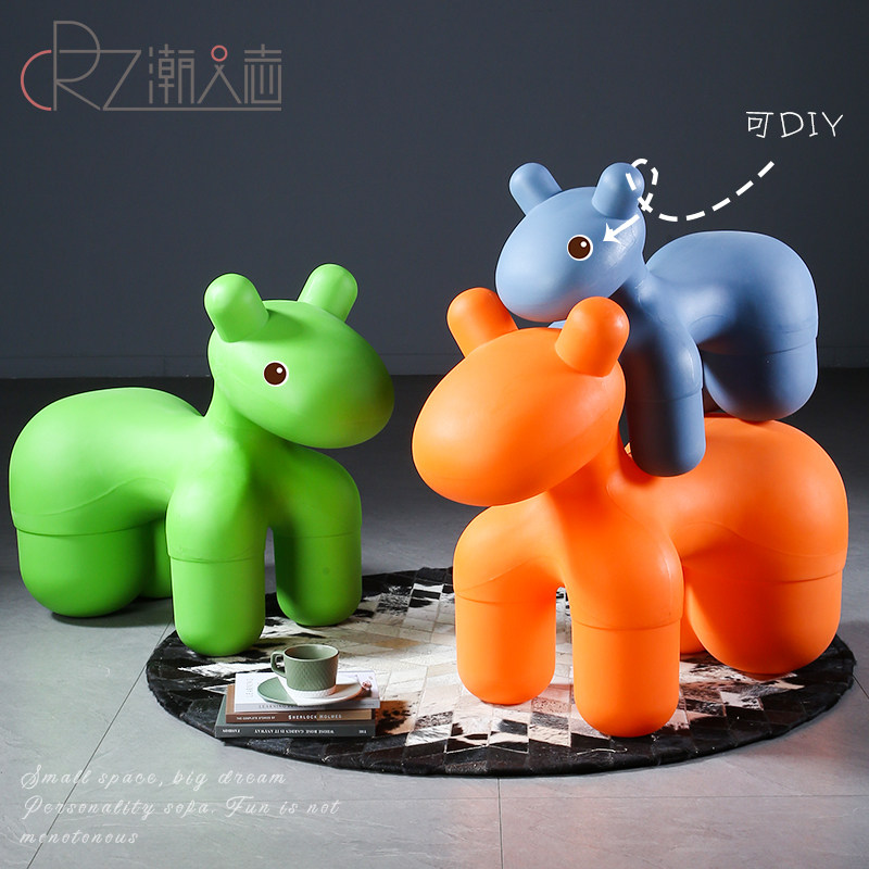 网红小马椅创意家用塑料儿童椅拍照卡通马仔凳矮凳幼儿园宝宝椅子