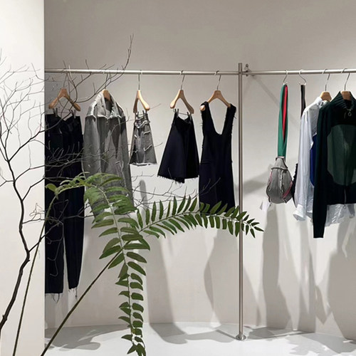 服装店展示架上墙落地式陈列架网红店不锈钢侧挂衣架女装专用货架