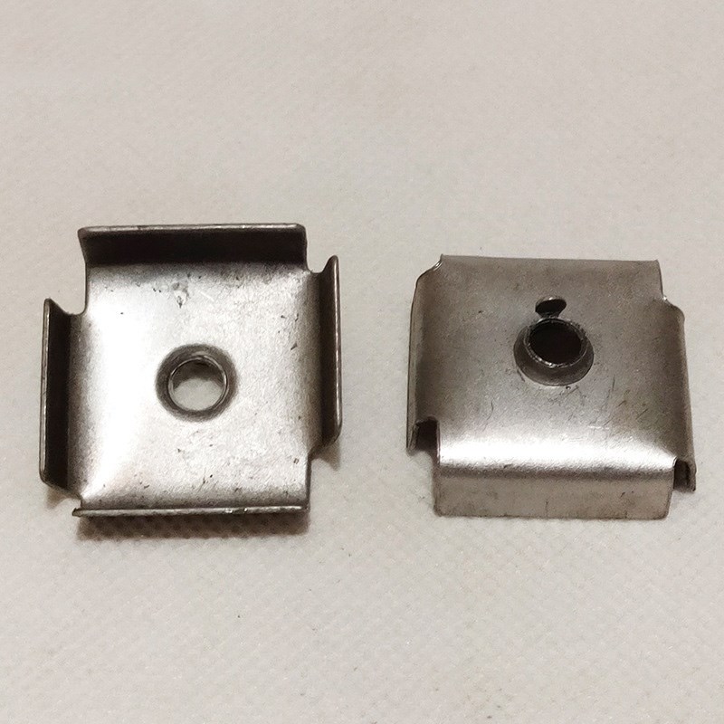 铁皮内套牙铁管内塞螺母焊接方管内丝牙连接件长方形内置母连接件