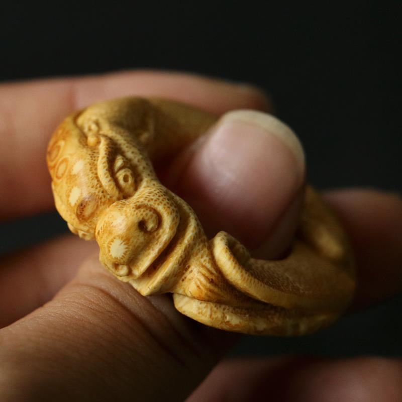 精品纯手工雕刻天然满钉老竹根貔貅竹圈环竹雕指环把玩竹把玩竹环