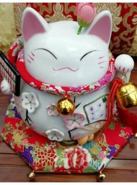 纯手工创意招财猫猪摆件布垫围脖铃铛配件工艺礼品摆设坐垫饰品。