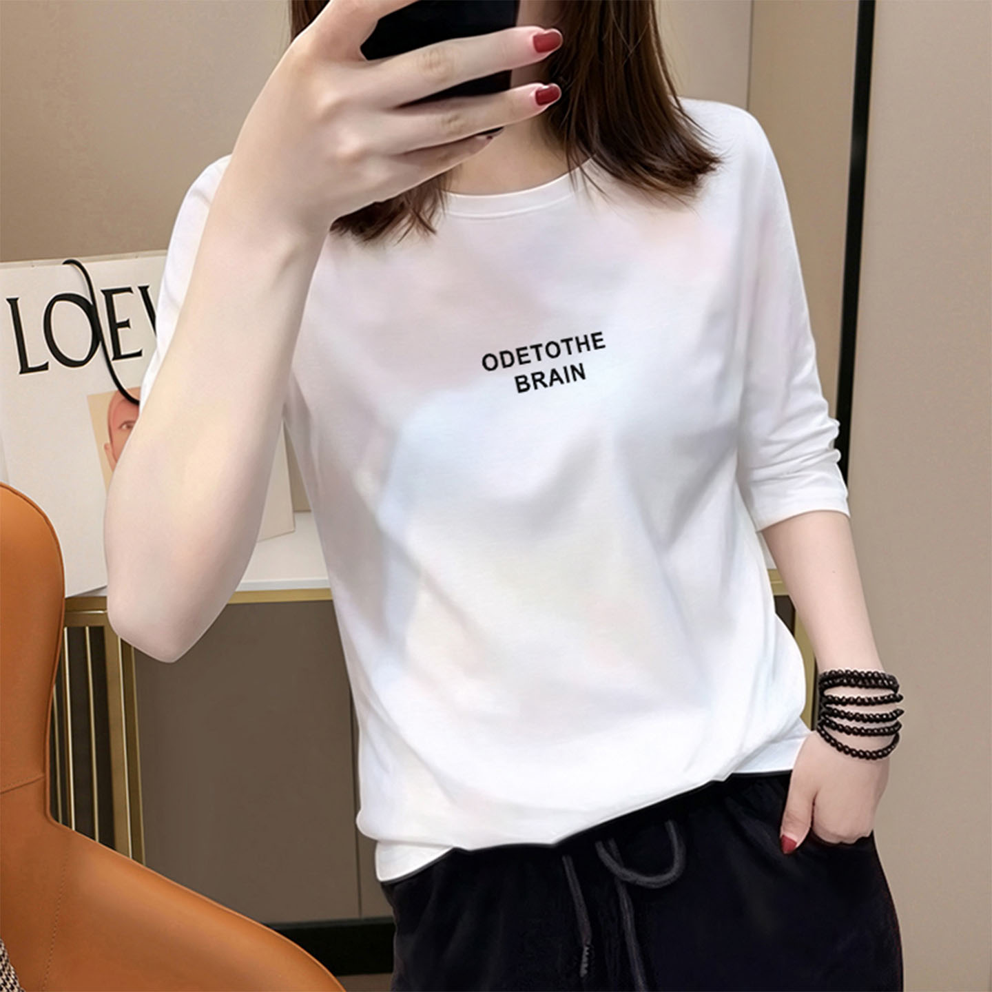 白色正肩圆领七分袖t恤女打底