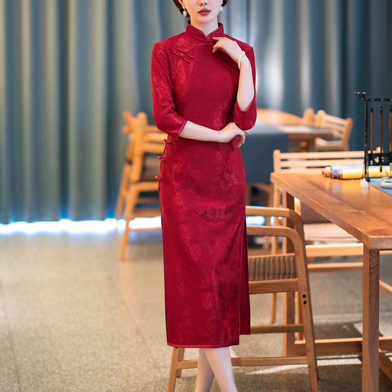 回娘家旗袍2020新款大红加厚长款长袖改良蕾丝新娘敬酒服连衣裙女