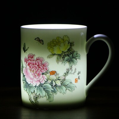 国色天香粉彩对杯张松茂夫妇联袂打造艳若桃花富贵牡丹杯中德文化