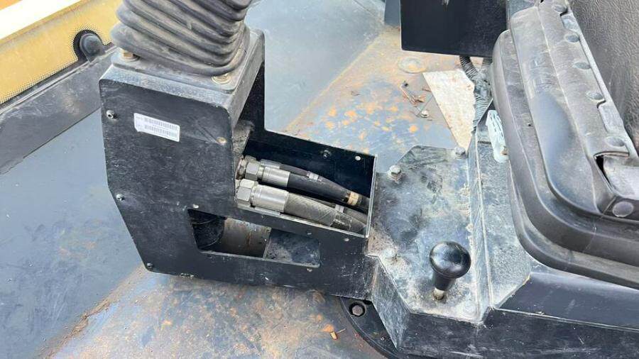 3月22日济宁山推双钢轮压路机SRD13-G一台网络拍卖公告