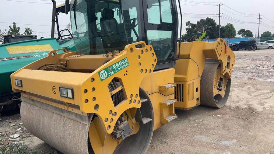 3月22日成都山推双钢轮压路机SRD14-GH一台网络拍卖公告