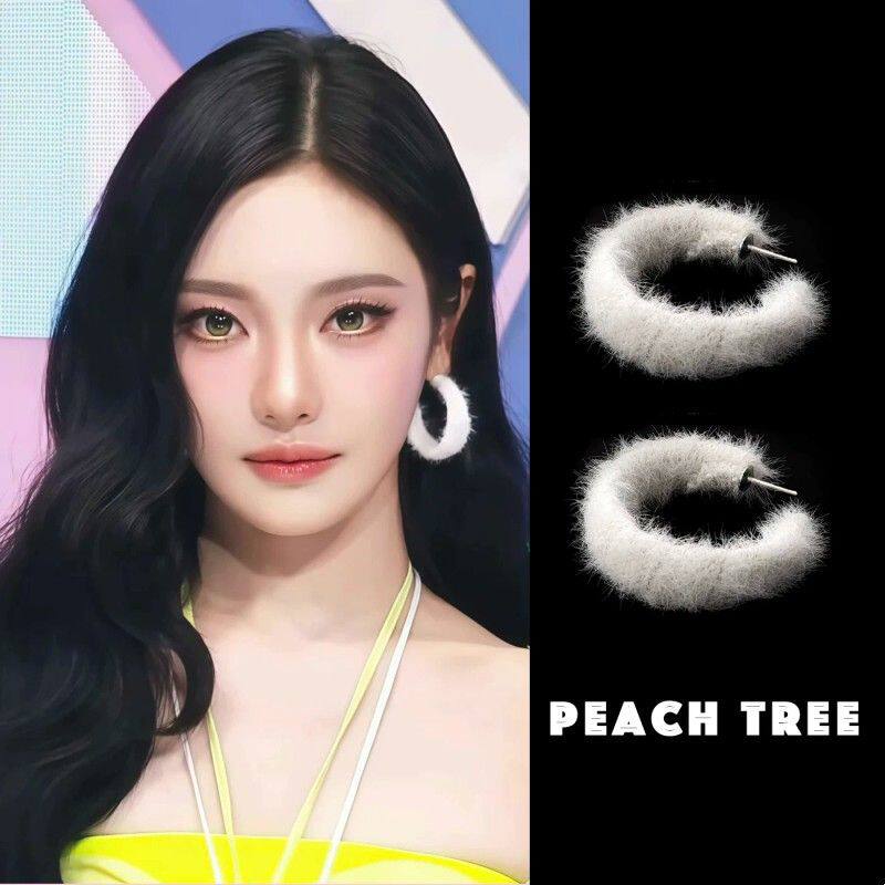 宁艺卓同款白色毛绒耳圈耳环女高级感气质圆圈耳钉小众耳饰新款