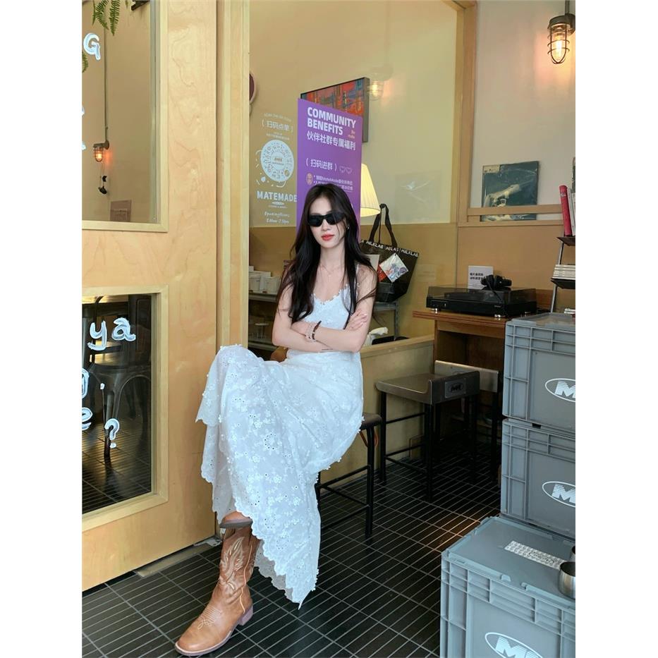 白色重工镂空刺绣花朵连