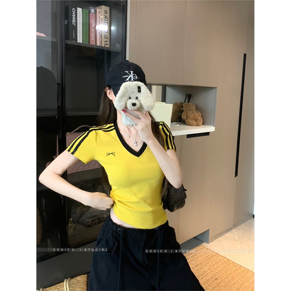 宋正恩黄色V领条纹正肩短