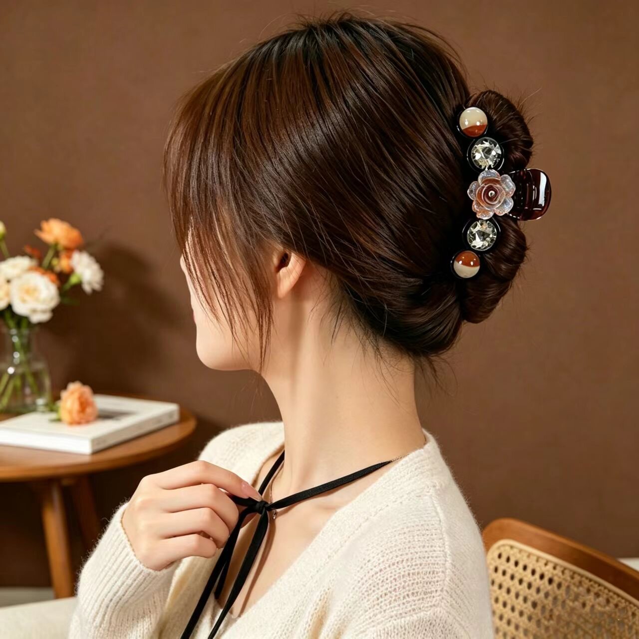 高级感闪钻花朵珍珠抓夹女新款图片